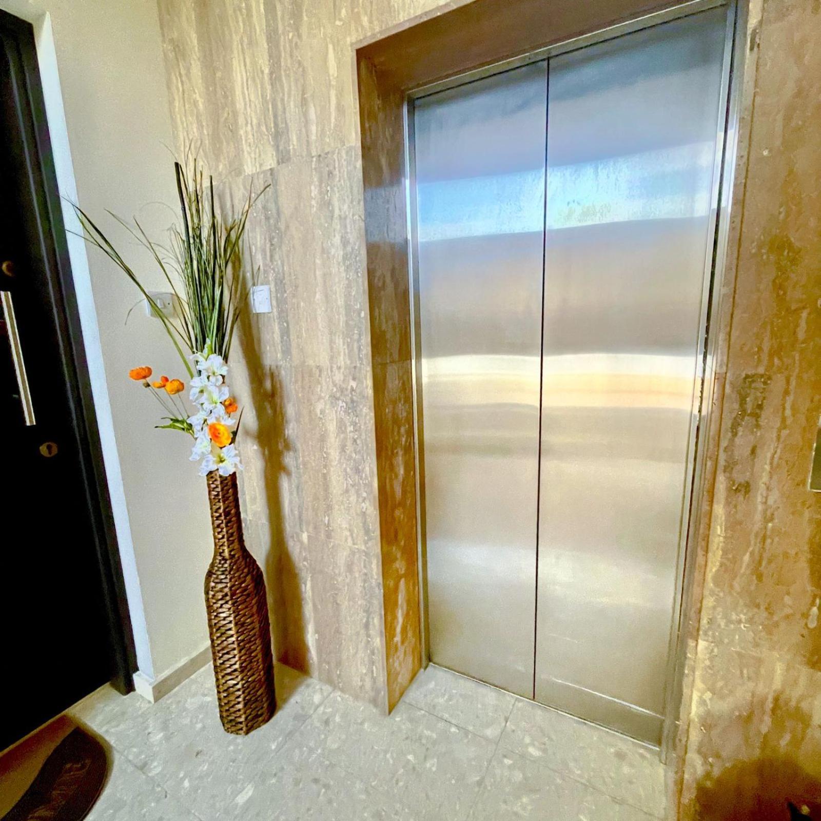 Daniandry Apartment Larnaca Ngoại thất bức ảnh